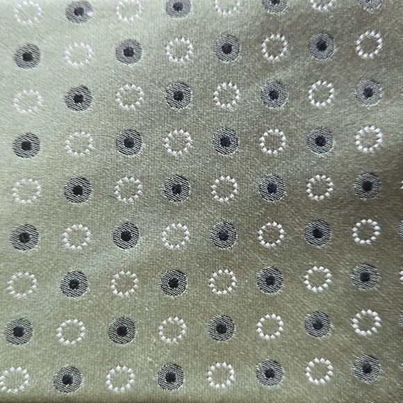 Steve & Barry's Silk Green Patterned Necktie - Picture 4 of 8